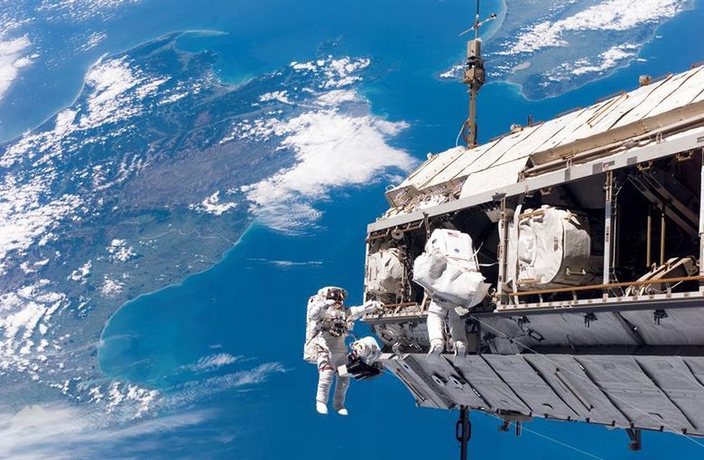 Ý tưởng kéo Trạm vũ trụ Quốc tế ISS về Trái Đất của NASA có khả thi? - 2