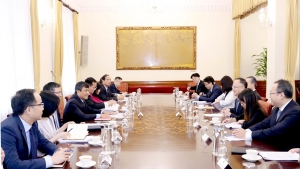 Thứ trưởng Thường trực Bộ Ngoại giao Nguyễn Minh Vũ hội đàm với Trợ lý Bộ trưởng Ngoại giao Trung Quốc Nông Dung