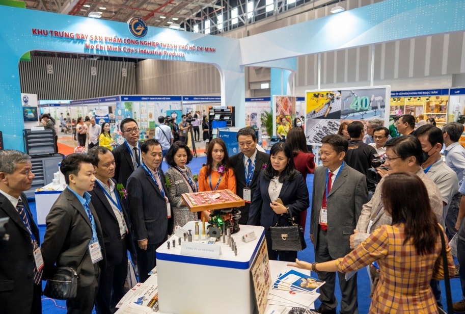 VINAMAC EXPO 2023 quy tụ hàng nghìn sản phẩm công nghiệp
