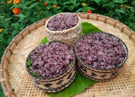 Xôi trám đen - Món ăn dân dã nổi tiếng của Cao Bằng