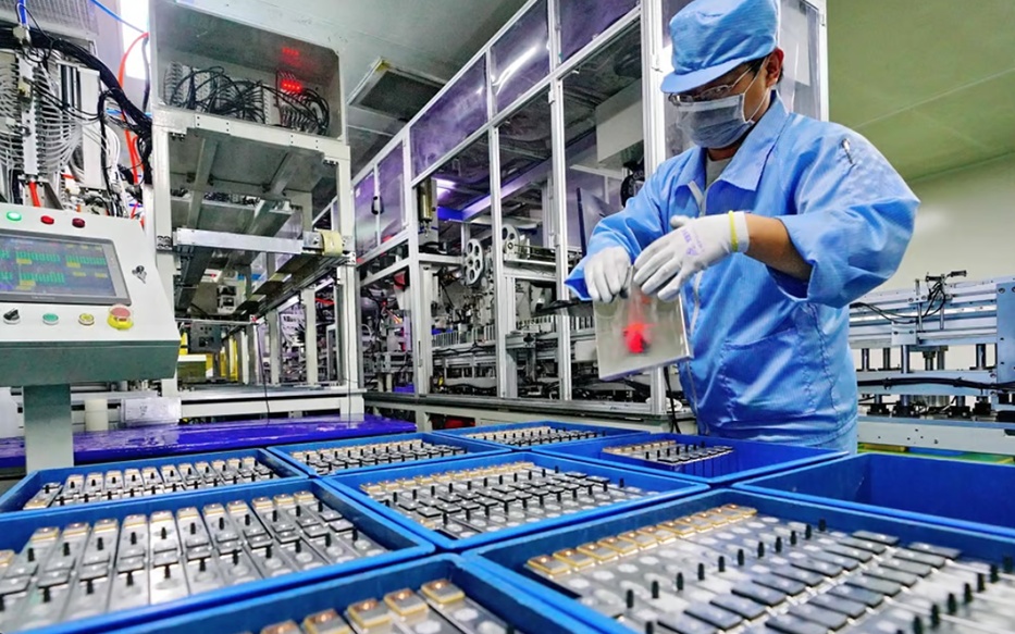 "Bước đi" mới của EU trong chuyển đổi xanh, giảm phụ thuộc Trung Quốc