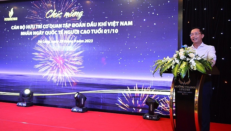 Nhiều hoạt động trong chương trình nghỉ dưỡng cho cán bộ hưu trí Cơ quan Tập đoàn Petrovietnam tổ chức chương trình tham quan, nghỉ dưỡng cho cán bộ hưu trí Cơ quan Tập đoàn