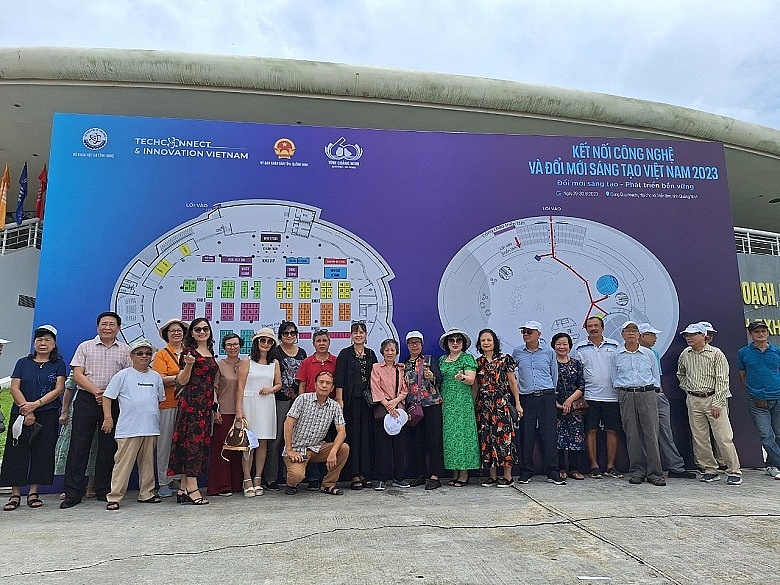 Nhiều hoạt động trong chương trình nghỉ dưỡng cho cán bộ hưu trí Cơ quan Tập đoàn Petrovietnam tổ chức chương trình tham quan, nghỉ dưỡng cho cán bộ hưu trí Cơ quan Tập đoàn