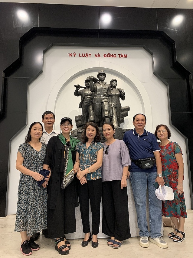 Nhiều hoạt động trong chương trình nghỉ dưỡng cho cán bộ hưu trí Cơ quan Tập đoàn Petrovietnam tổ chức chương trình tham quan, nghỉ dưỡng cho cán bộ hưu trí Cơ quan Tập đoàn