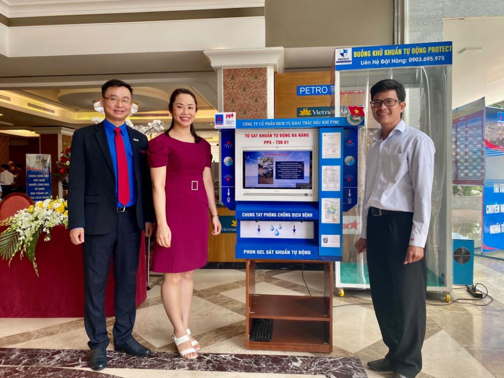 Nguyễn Văn Hải và thiết bị Tủ sát khuẩn tự động đặt tại Khách sạn Dầu khí PTSC - TP Vũng Tàu