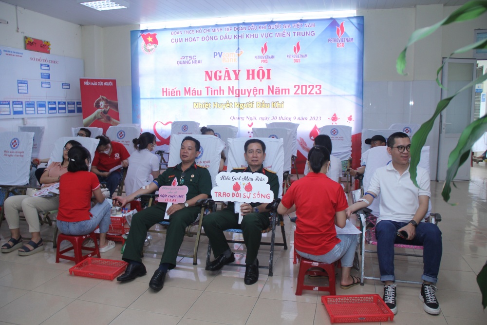 Tuổi trẻ BSR phối hợp cùng Cụm hoạt động Dầu khí miền Trung tổ chức hiến máu tình nguyện năm 2023 Tuổi trẻ BSR phối hợp cùng Cụm hoạt động Dầu khí miền Trung tổ chức hiến máu tình nguyện năm 2023