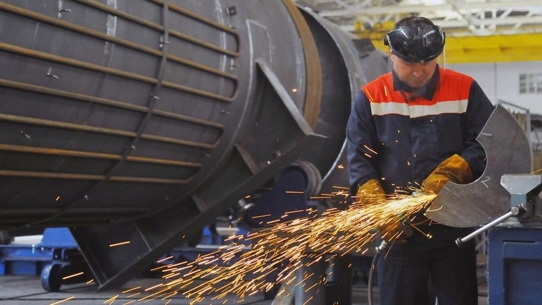 Sản xuất công nghiệp của Nga giảm tháng thứ 4 liên tiếp