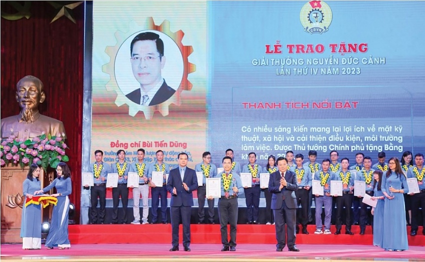 Kỹ sư Bùi Tiến Dũng nhận giải thưởng Nguyễn Đức Cảnh năm 2023