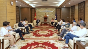 Tăng cường hợp tác giữa EVN và WB trong lĩnh vực năng lượng tái tạo