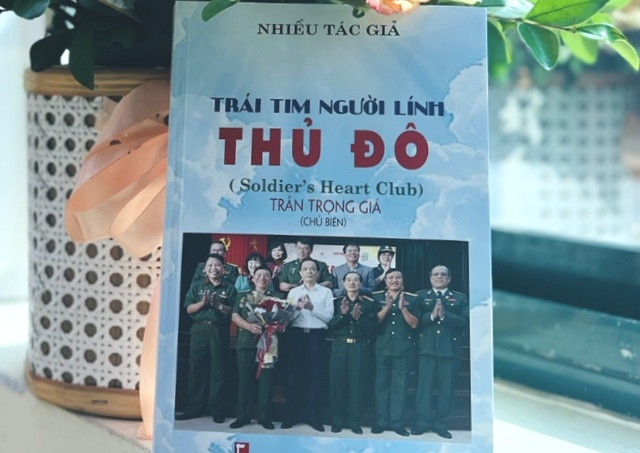 Ra mắt sách và Câu lạc bộ “Trái tim người lính Thủ đô”