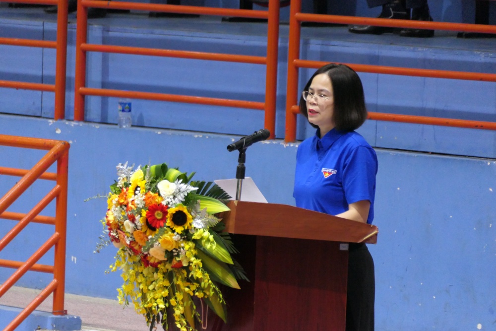 bà Hoàng Thị Minh Thu – UVBTV TW Đoàn, UV BCH Đảng uỷ Khối, Bí thư Đoàn khối DNTW; Trưởng ban tổ chức Hội thao phát biểu