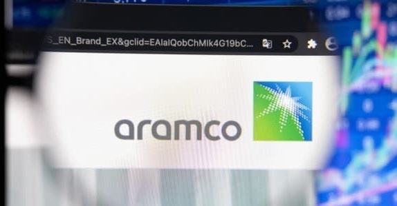 Saudi Aramco làm rung chuyển thị trường với đợt tăng giá dầu tháng 11