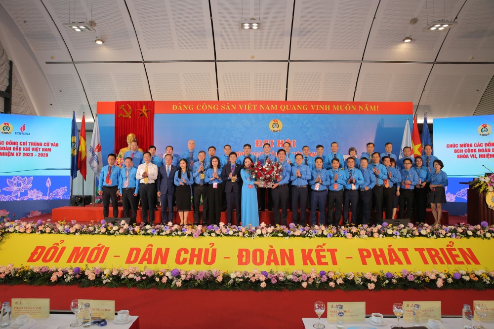 ới tinh thần dân chủ, Đại hội đã bầu 33 đồng chí tham gia Ban Chấp hành khoá VII, nhiệm kỳ 2023-2028 CĐ DKVN.