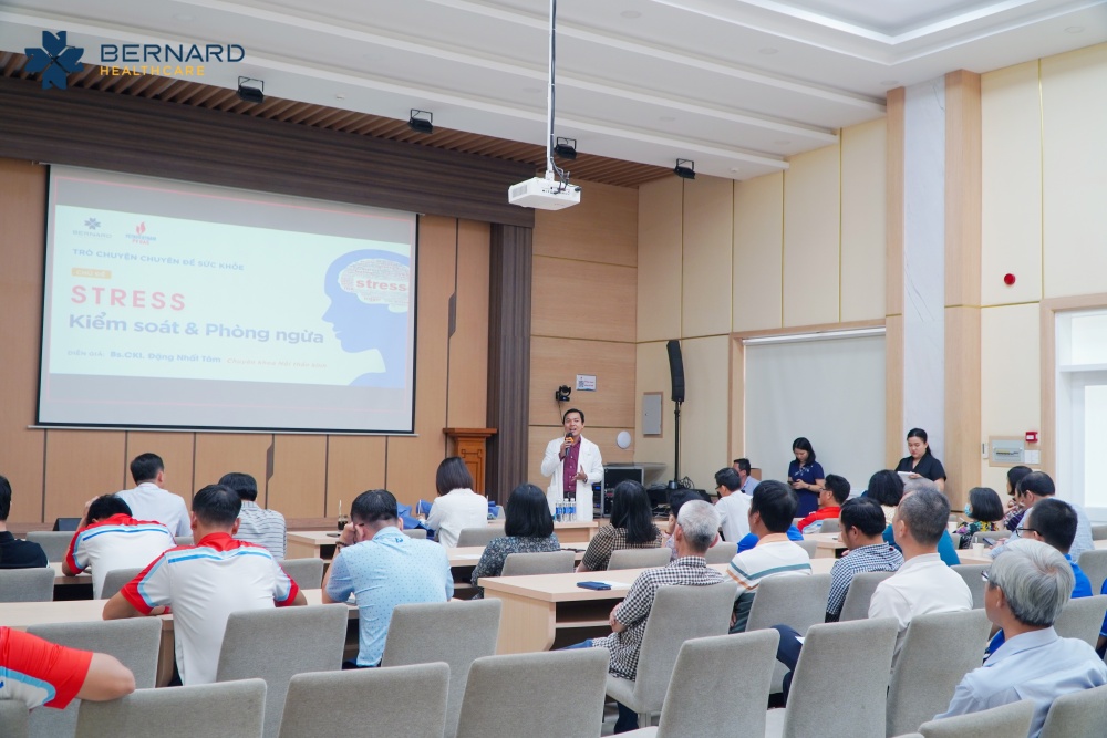 Buổi nói chuyện chuyên đề được PV GAS tổ chức trực tiếp tại Tp. Vũng Tàu và trực tuyến đến các đầu cầu Tp. Hồ Chí Minh, Cà Mau, Hải Phòng