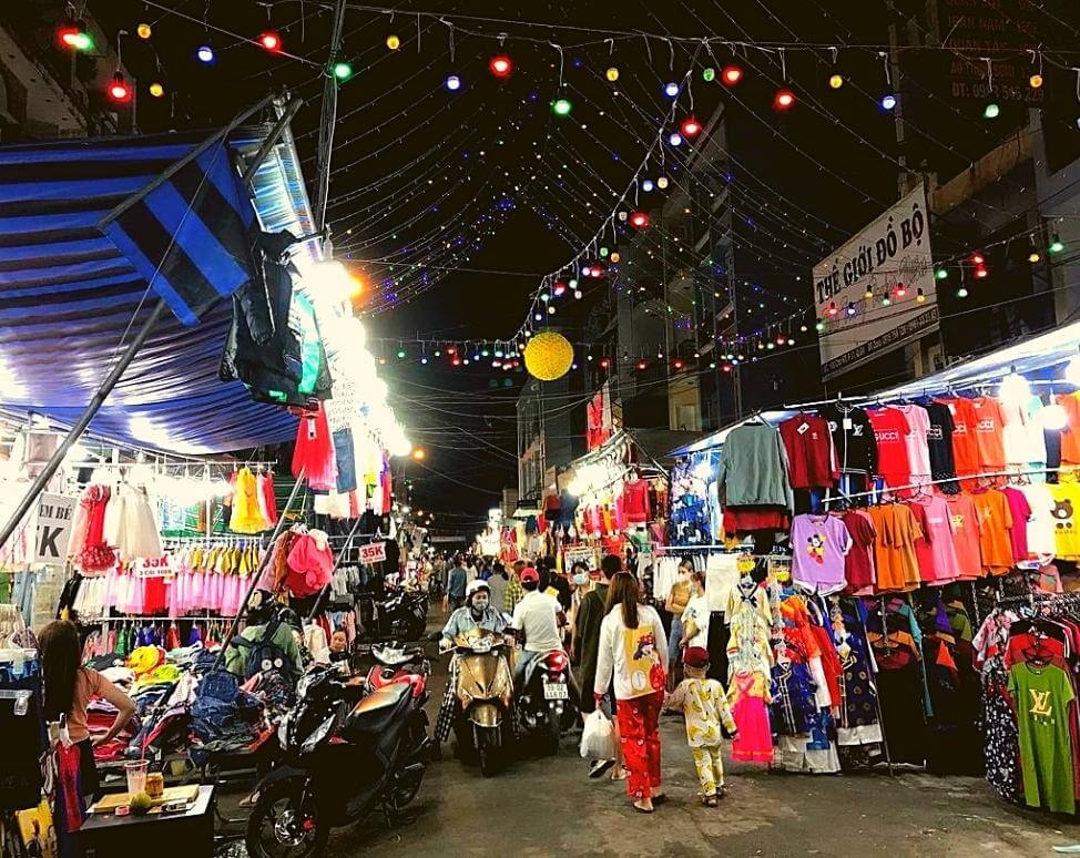 Khám phá 9 khu chợ đêm nổi tiếng tại Thành phố Hồ Chí Minh