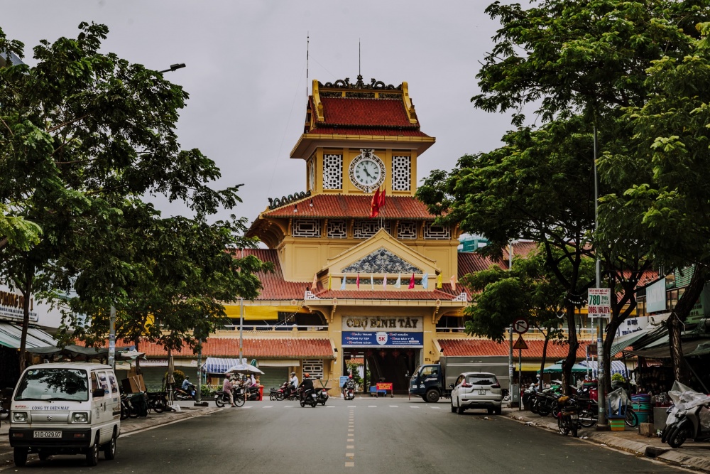 Khám phá 9 khu chợ đêm nổi tiếng tại Thành phố Hồ Chí Minh