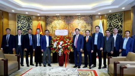 [PetroTimesTV] Chủ tịch Ủy ban QLVNN tại doanh nghiệp chúc mừng Petrovietnam nhân Ngày Doanh nhân Việt Nam
