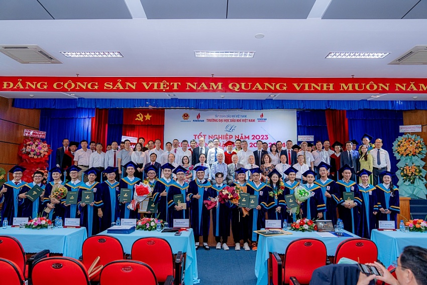 Trường Đại học Dầu khí Việt Nam tổ chức Lễ tốt nghiệp năm 2023 và khai giảng năm học mới 2023 2024