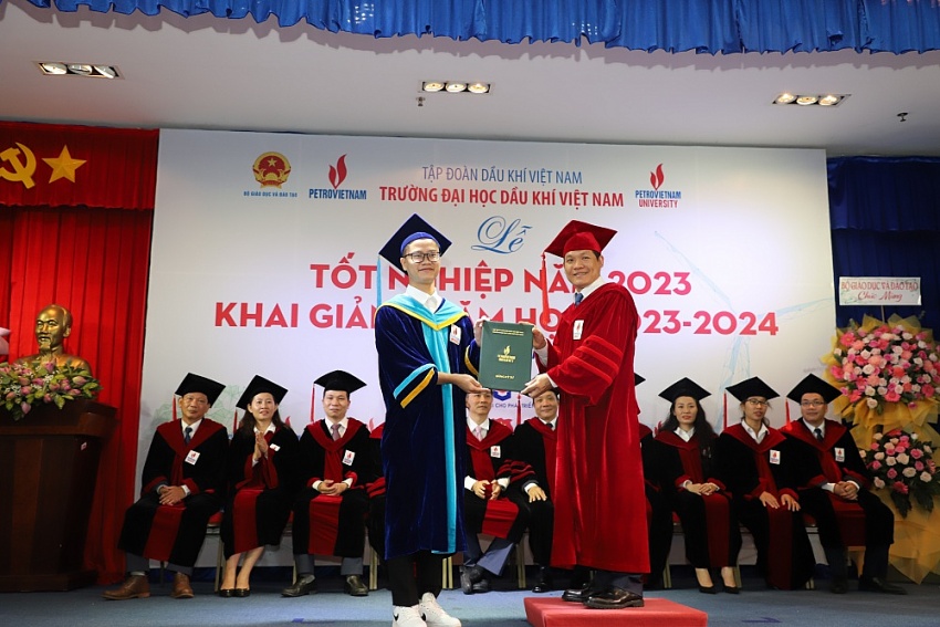 Trường Đại học Dầu khí Việt Nam tổ chức Lễ tốt nghiệp năm 2023 và khai giảng năm học mới 2023 2024