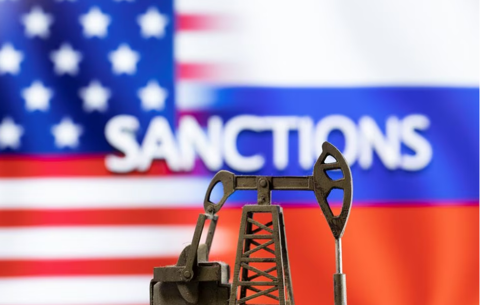 Mỹ trừng phạt hai chủ tàu vận chuyển dầu của Nga có giá cao hơn mức giá trần