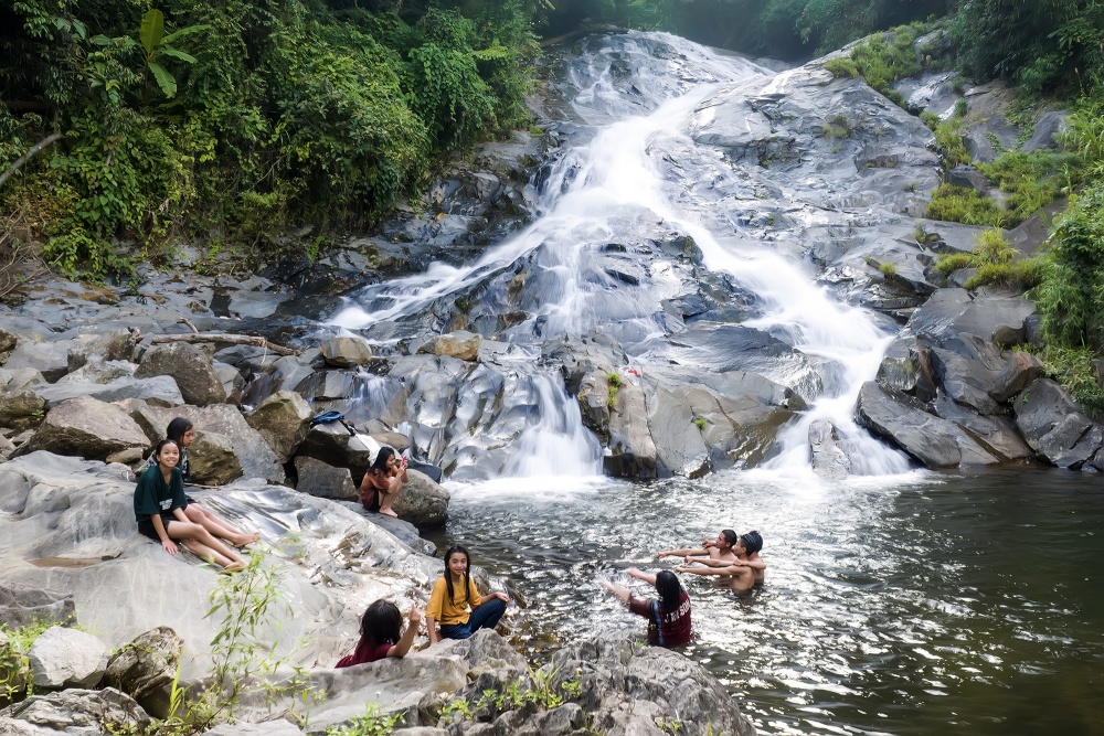 Vẻ đẹp thác Đăk Chè