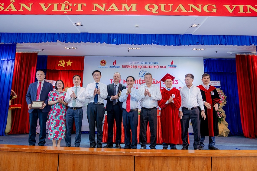 Trường Đại học Dầu khí Việt Nam ký kết thỏa thuận tác với Zarubezhneft EP Viet Nam và BSR