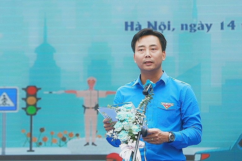 Phó Bí thư Thường trực Thành đoàn, Chủ tịch Hội LHTN thành phố Hà Nội Nguyễn Đức Tiến phát biểu khai mạc