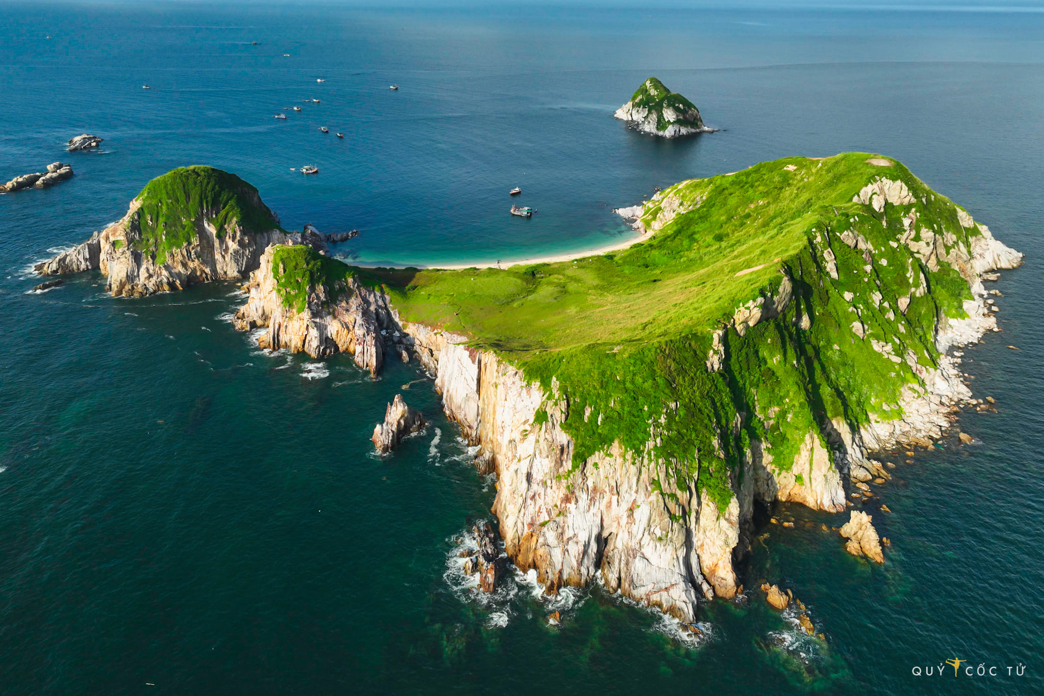 Đảo Trần Nhạn   Cánh cung xanh kỳ vĩ trên biển Đông