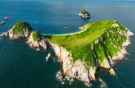Đảo Trần Nhạn - Cánh cung xanh kỳ vĩ trên biển Đông