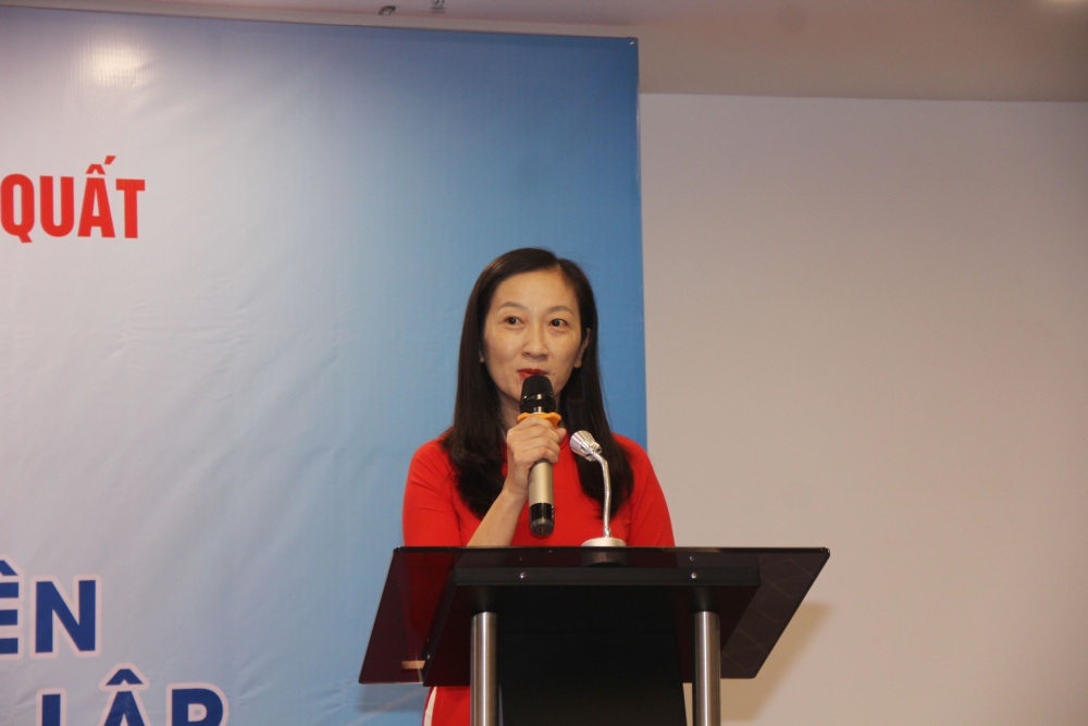 Trưởng Ban Nữ công Lý Thị Minh Vân báo cáo tại Hội nghị.