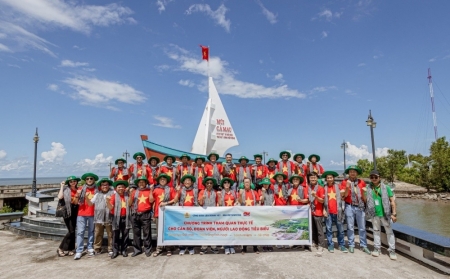 Công đoàn Vietsovpetro tổ chức tham quan thực tế cho cán bộ, đoàn viên, người lao động tiêu biểu