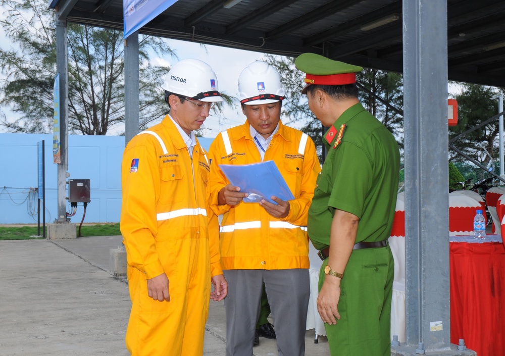 Hình 1: Anh Phạm Văn Chương đã gắn bó với công tác Phòng cháy chữa cháy – Cứu nạn cứu hộ tại PV GAS 27 năm.