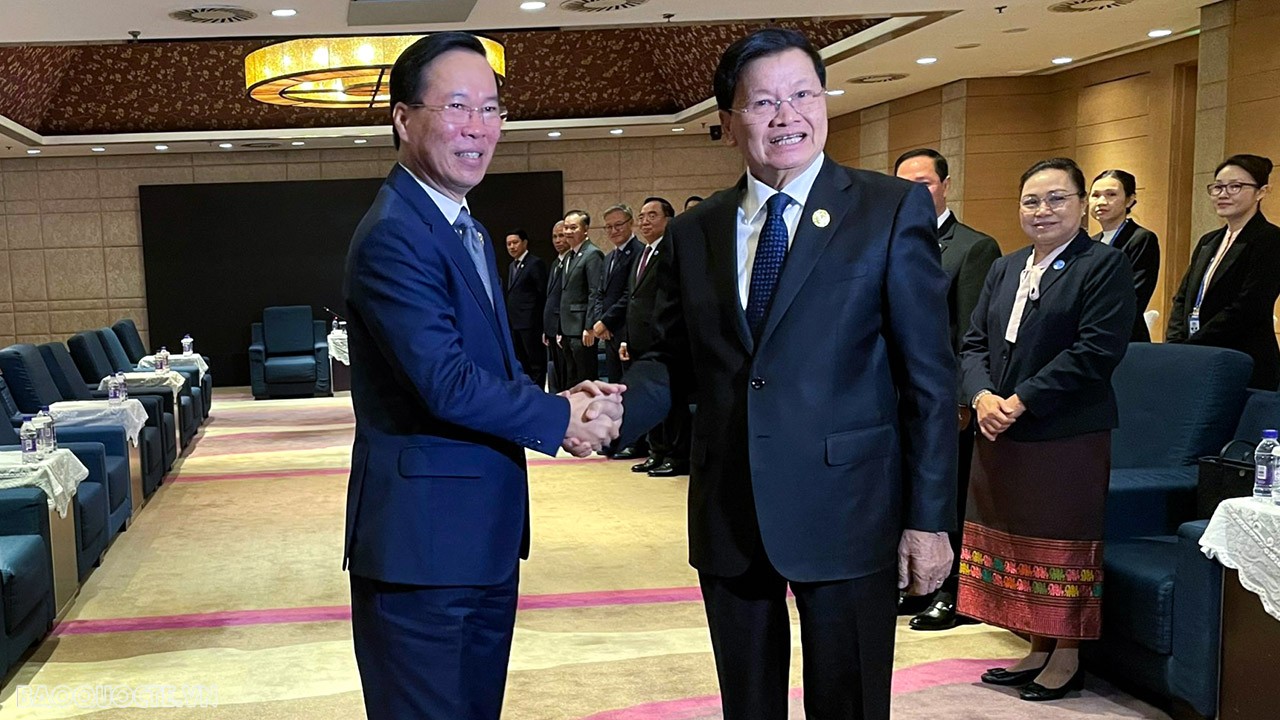 Chủ tịch nước gặp Tổng Bí thư, Chủ  tịch nước Lào