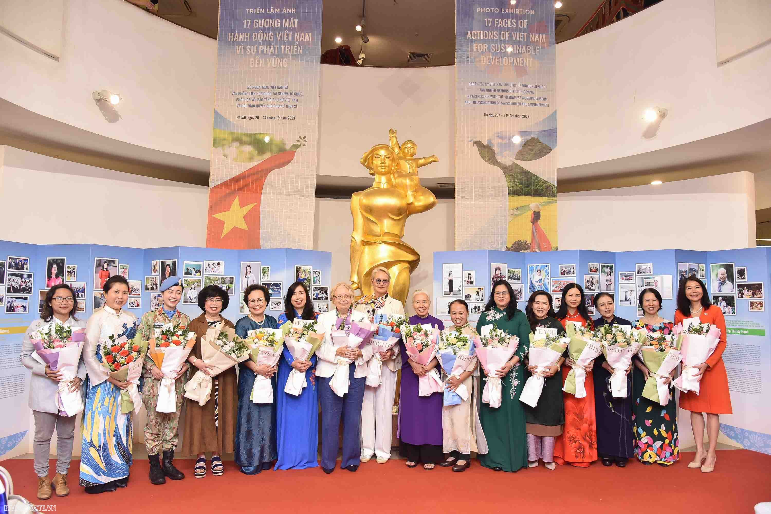 Khai mạc Triển lãm ảnh  '17 gương mặt Hành động Việt Nam vì sự phát triển bền vững'
