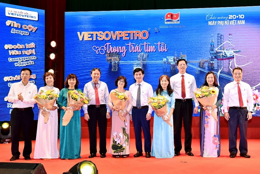 Công đoàn Vietsovpetro tổ chức chương trình “Vietsovpetro trong trái tim tôi” chào mừng Ngày Phụ nữ Việt Nam 20/10