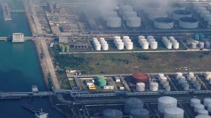 Giá dầu của Nga và Venezuela đột ngột tăng, ngành lọc dầu của Trung Quốc “trở tay không kịp”