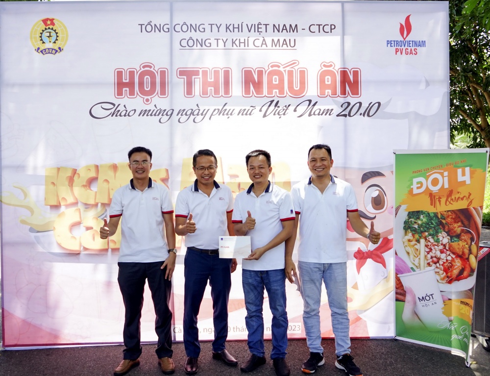 BTC trao Giải Nhất cho đội tuyển nam với món mì Quảng truyền thống