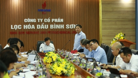 Đoàn giám sát của HĐTV Tập đoàn Dầu khí Việt Nam làm việc tại BSR
