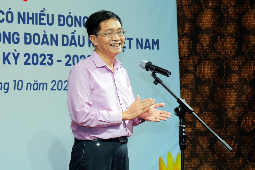 đồng chí Trần Quang Dũng - Ủy viên BTV, Trưởng ban Tuyên giáo Đảng ủy, Trưởng ban Truyền thông và Văn hóa doanh nghiệp Tập đoàn phát biểu tại Hội nghị.
