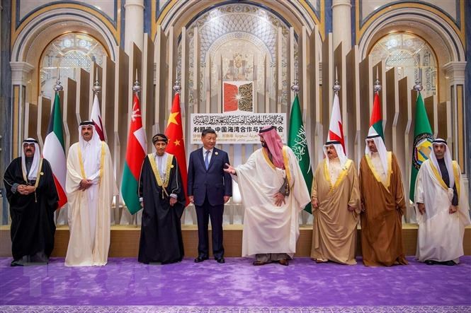 Chủ tịch Trung Quốc Tập Cận Bình (thứ 4, trái) cùng lãnh đạo các nước thuộc Hội đồng Hợp tác vùng Vịnh (GCC)