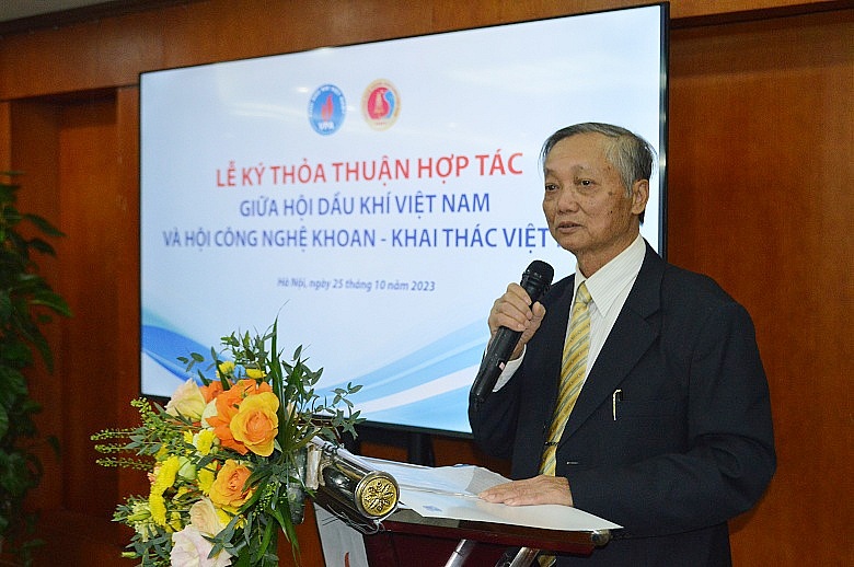 Chủ tịch Hội Công nghệ Khoan - Khai thác Việt Nam phát biểu tại Lễ ký kết.