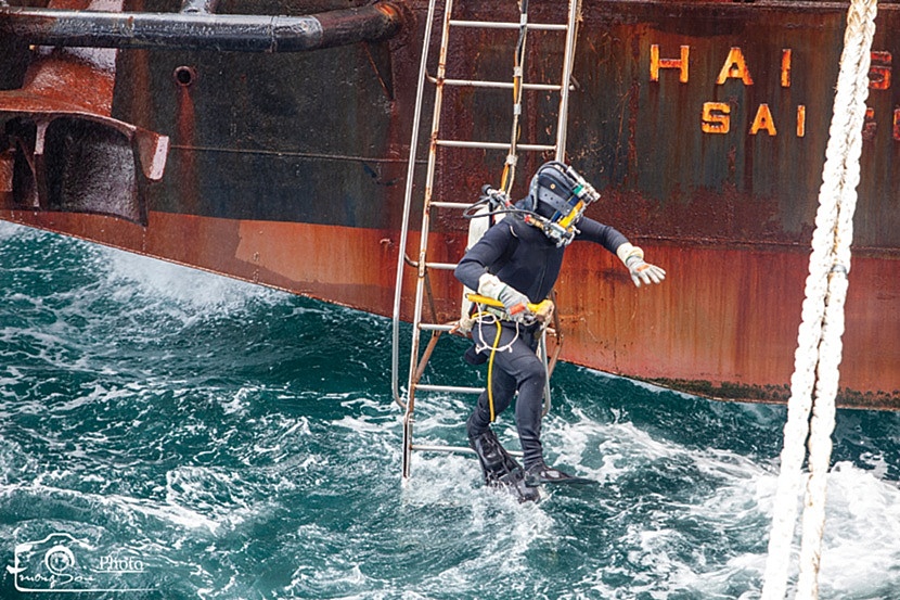 Thợ lặn dầu khí: Nặng nhọc - độc hại - nguy hiểm