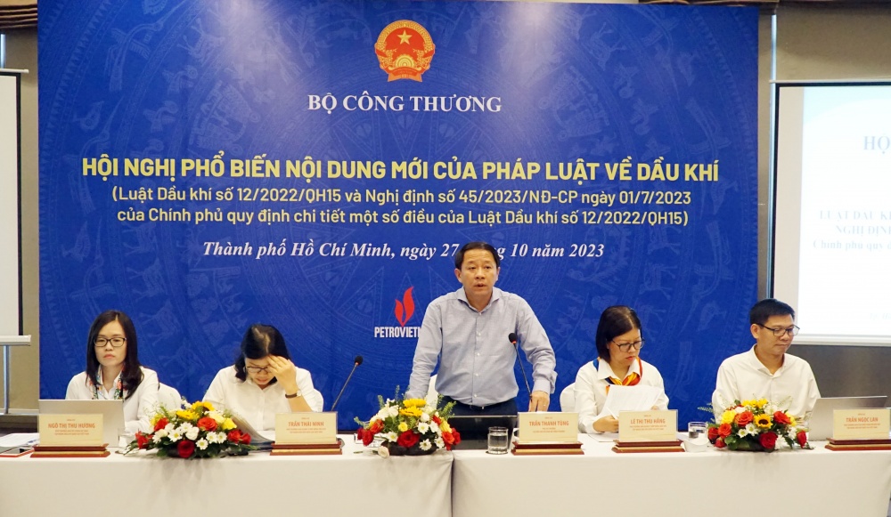 Đoàn chủ tọa điều hành, giải đáp tại Hội nghị Đoàn chủ tọa điều hành, giải đáp tại Hội nghị