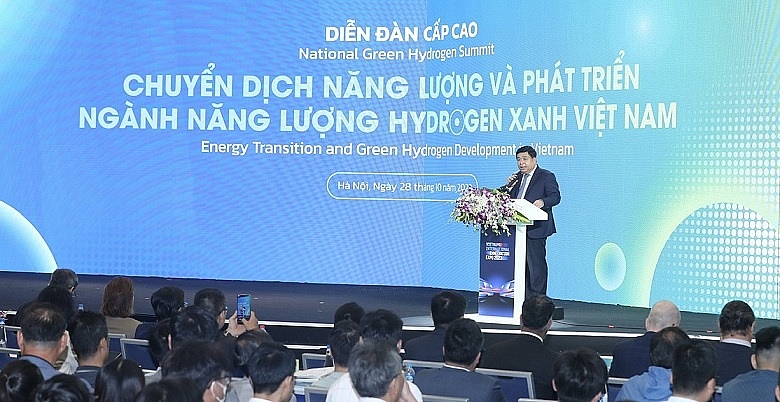 Bộ trưởng Bộ Kế hoạch Đầu tư Nguyễn Chí Dũng phát biểu tại Diễn đàn