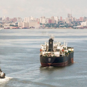 Dầu thô Venezuela bỗng đổi hướng từ châu Á sang Mỹ