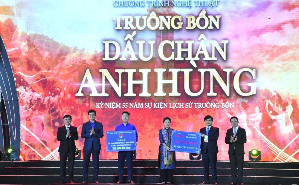 Petrovietnam trao tặng 2,5 tỷ đồng xây dựng nhà tình nghĩa ở tỉnh Nghệ An