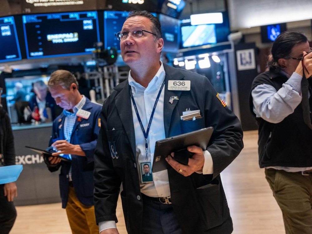Thị trường chứng khoán thế giới ngày 1/11: Dow Jones cầm chừng đợi quyết định của Fed