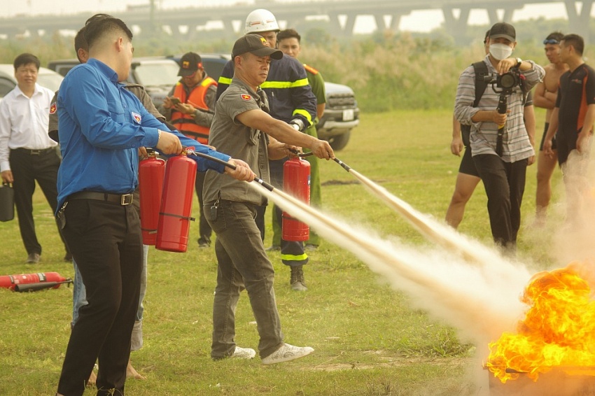 Hà Nội: Tập huấn kỹ năng cứu hộ, cứu nạn đường bộ và đường thủy cho đội ngũ tình nguyện viên