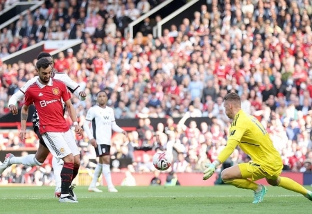 Lịch thi đấu bóng đá hôm nay 4/11: Man Utd liệu có thoát thua, Arsenal vươn lên đầu bảng?