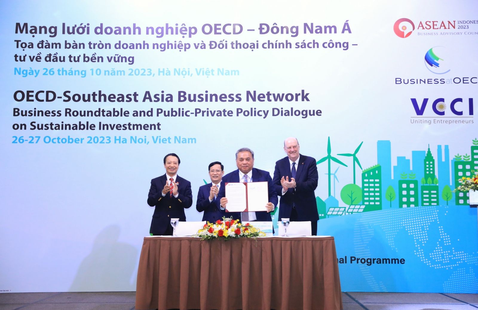 tại Hà Nội vừa qua, OECD đã đưa ra một số giải pháp để ASEAN thúc đẩy hơn nữa dòng đầu tư xanh